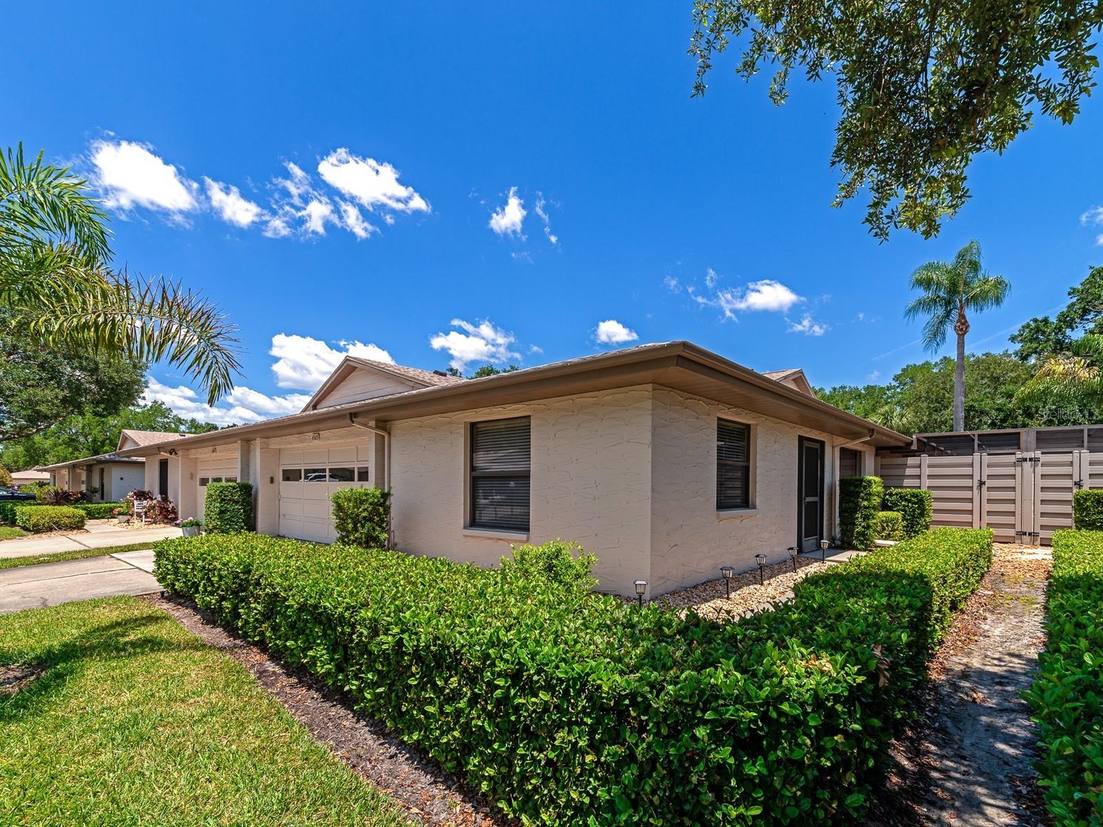 4503 LAKE VISTA DR #4