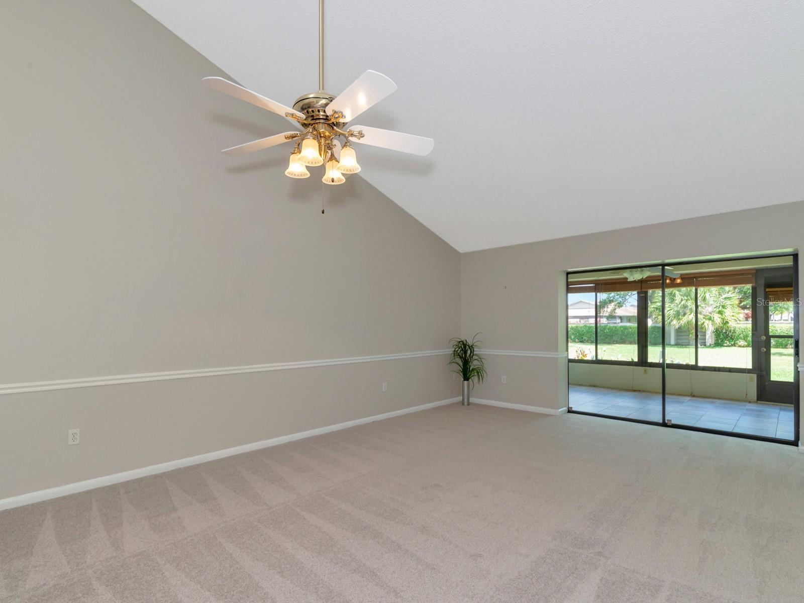 4503 LAKE VISTA DR #4