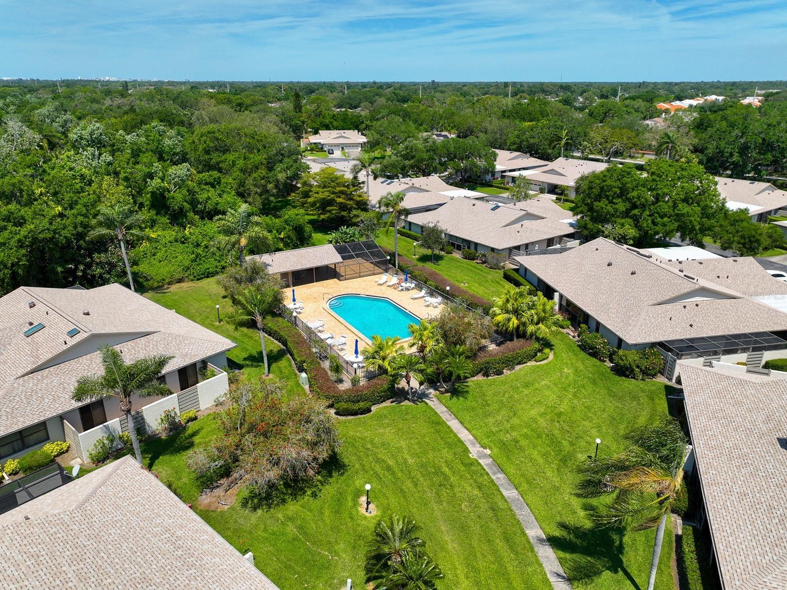 4503 LAKE VISTA DR #4