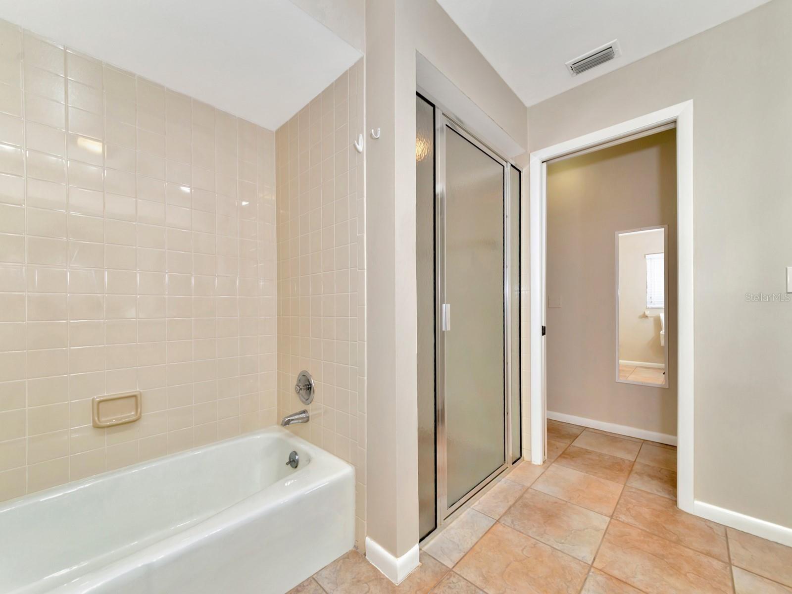 4503 LAKE VISTA DR #4