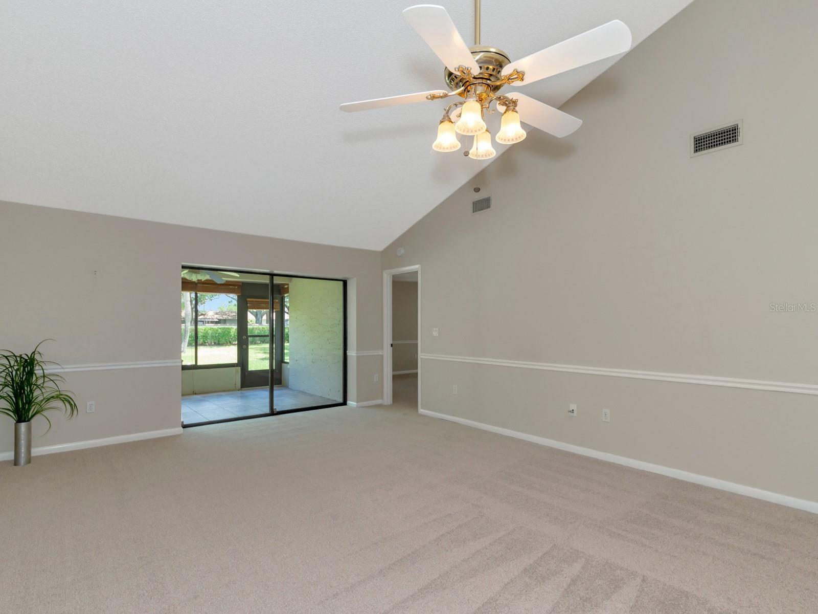 4503 LAKE VISTA DR #4