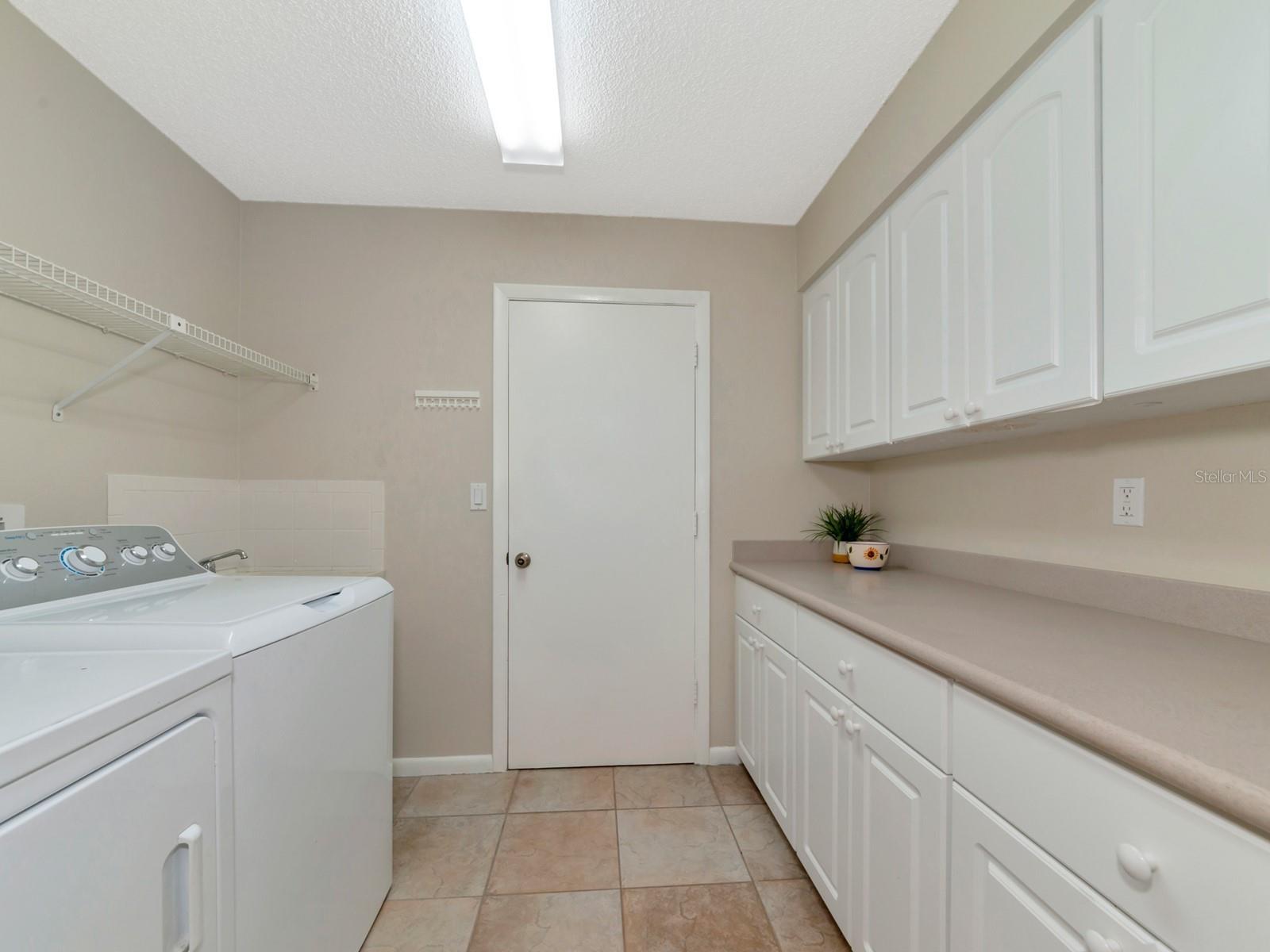 4503 LAKE VISTA DR #4
