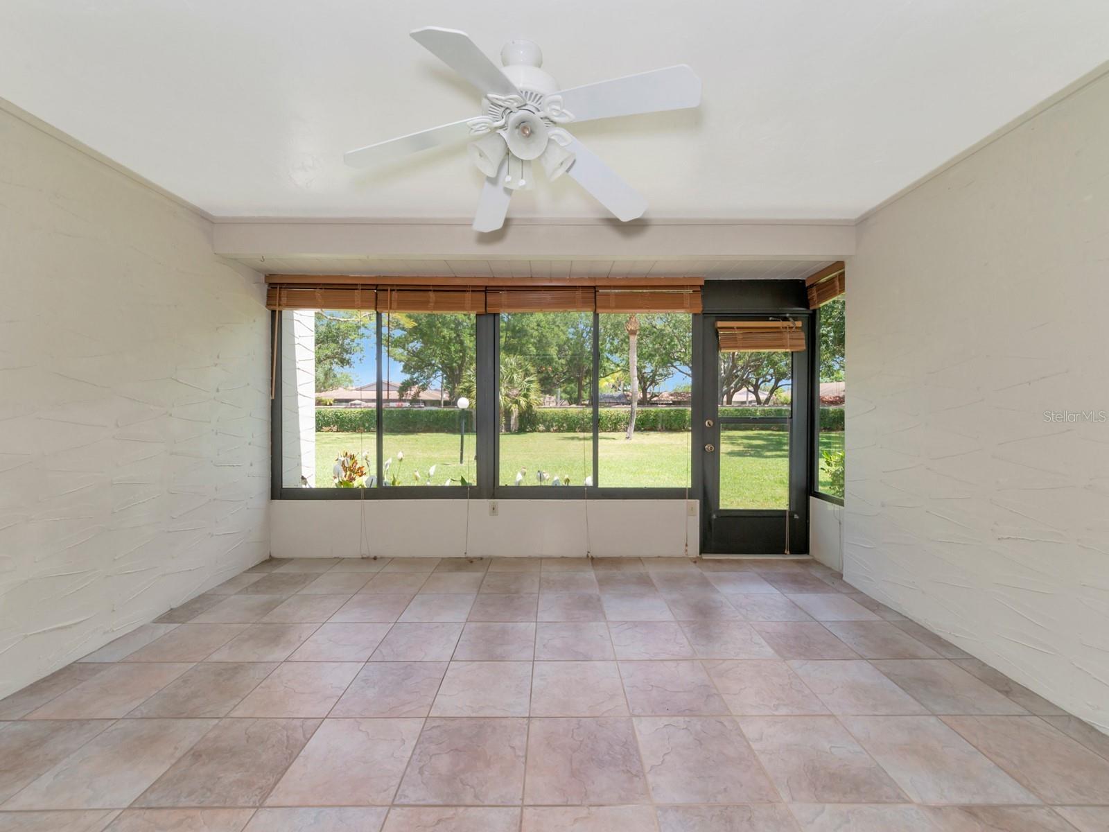 4503 LAKE VISTA DR #4