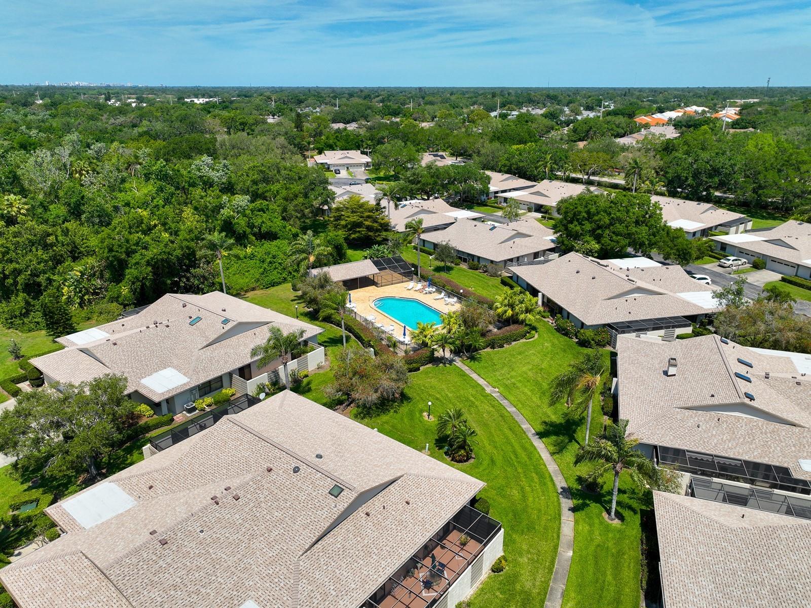 4503 LAKE VISTA DR #4