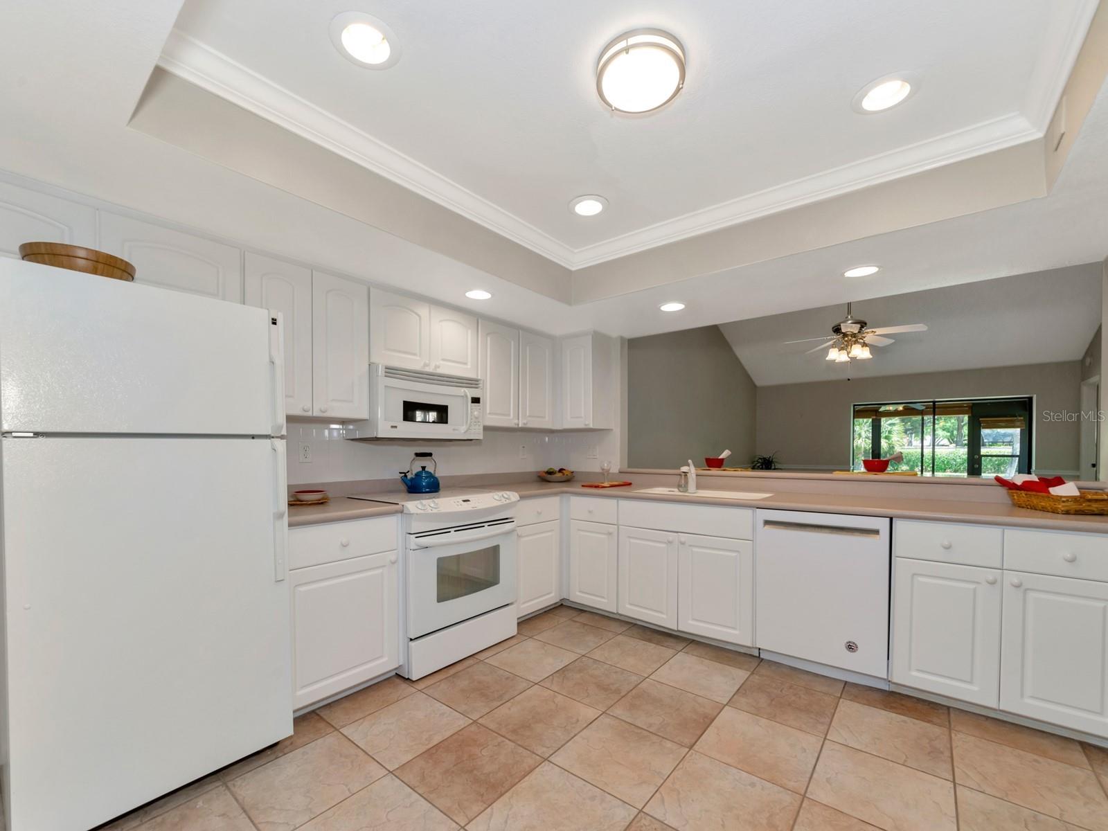 4503 LAKE VISTA DR #4