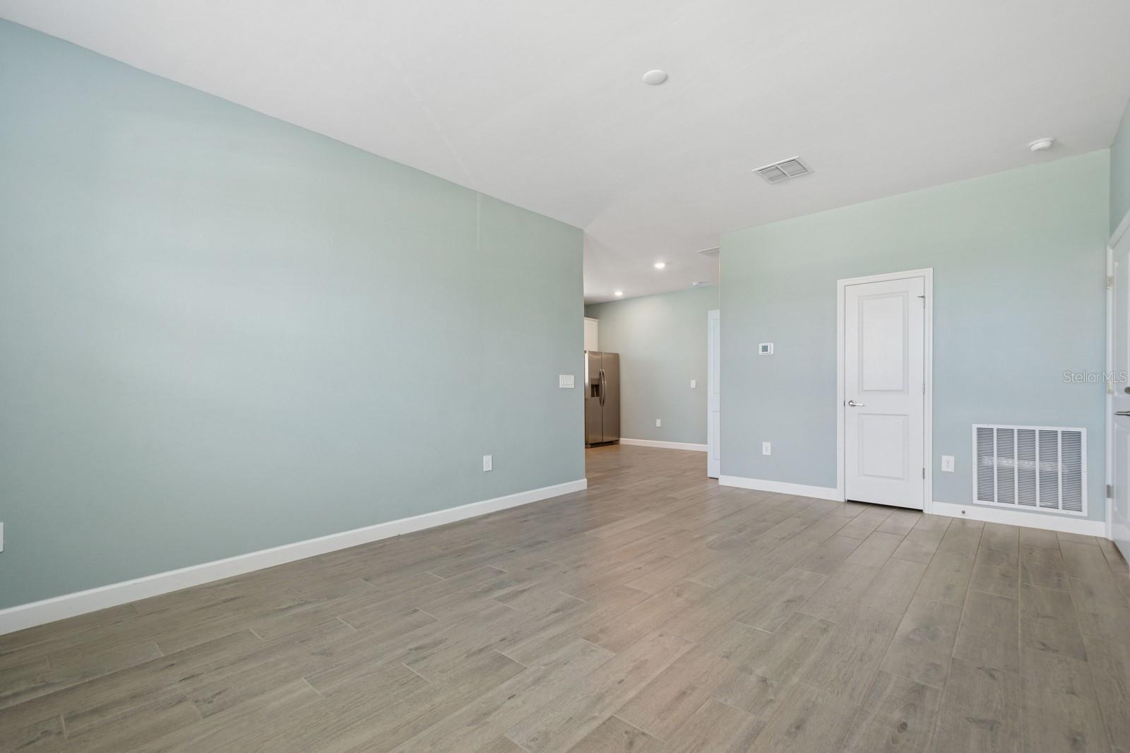 4951 OYSTER PEARL ST