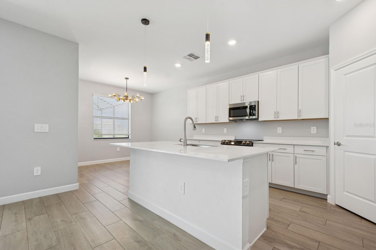 4951 OYSTER PEARL ST