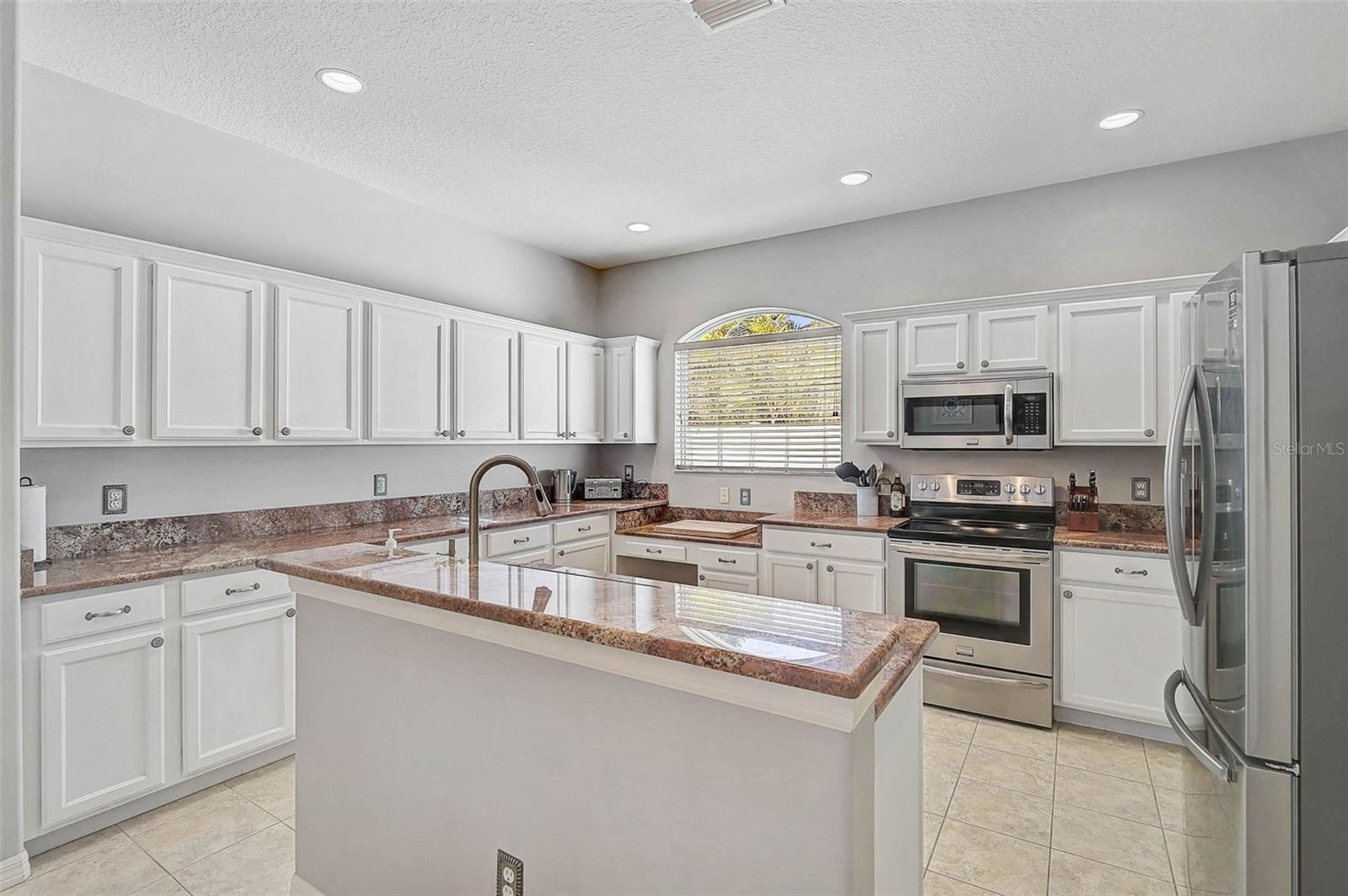 7390 DEER CROSSING CT