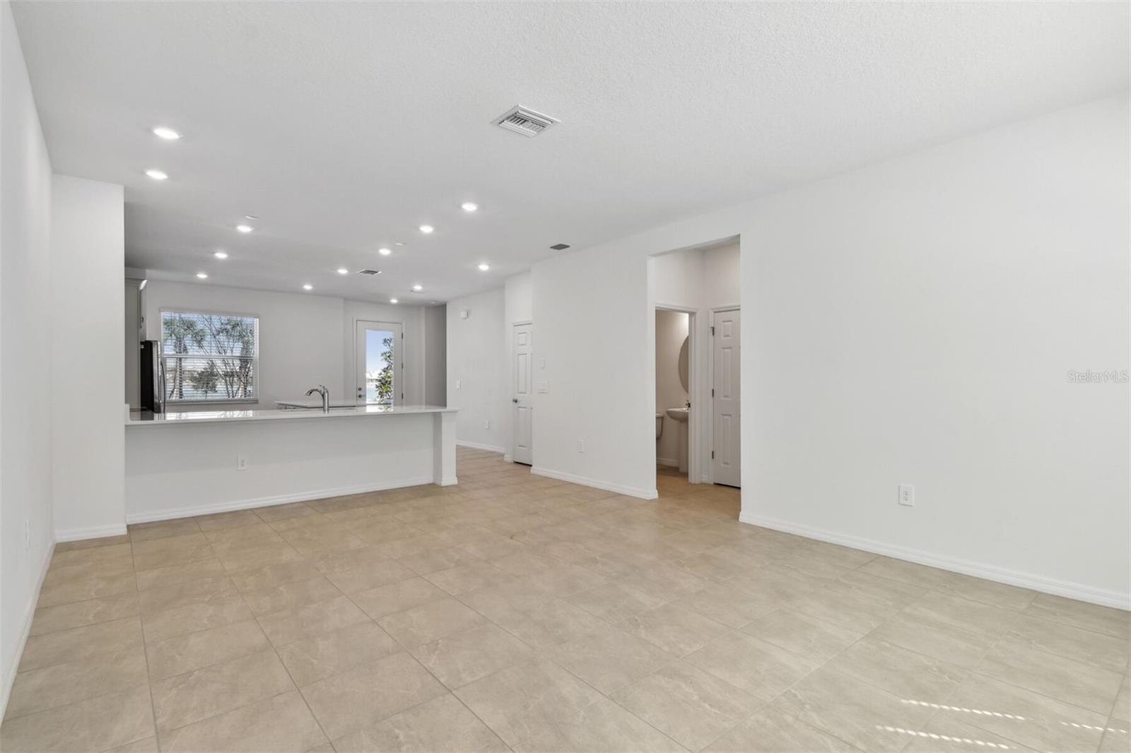 7424 CABIN LN