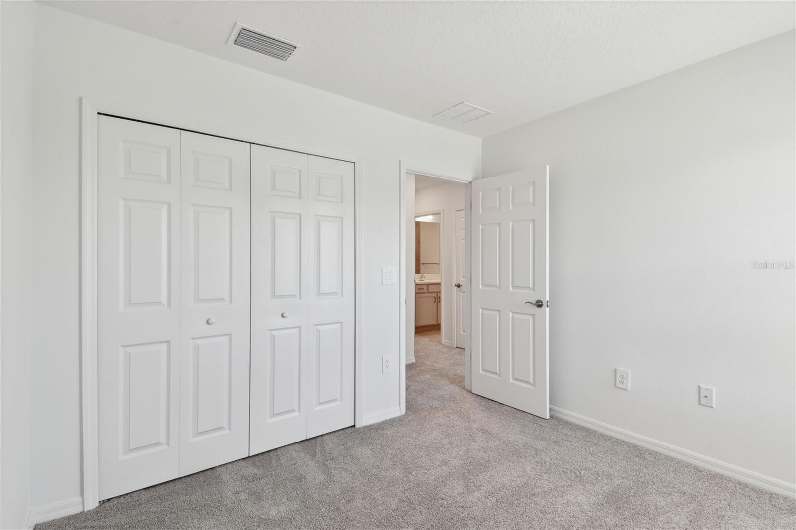 7424 CABIN LN