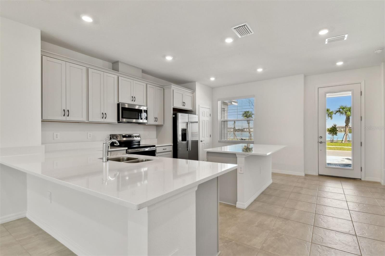7424 CABIN LN