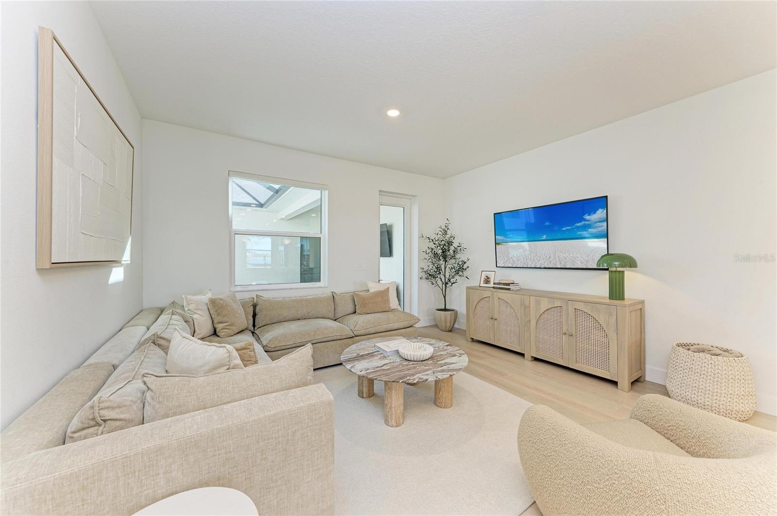 7424 CABIN LN