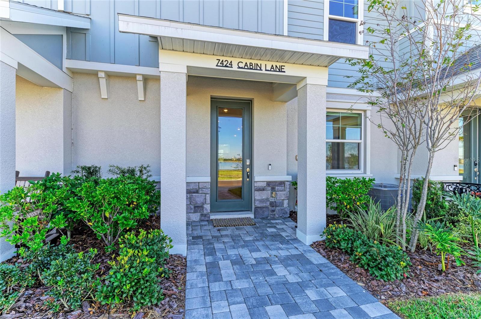 7424 CABIN LN