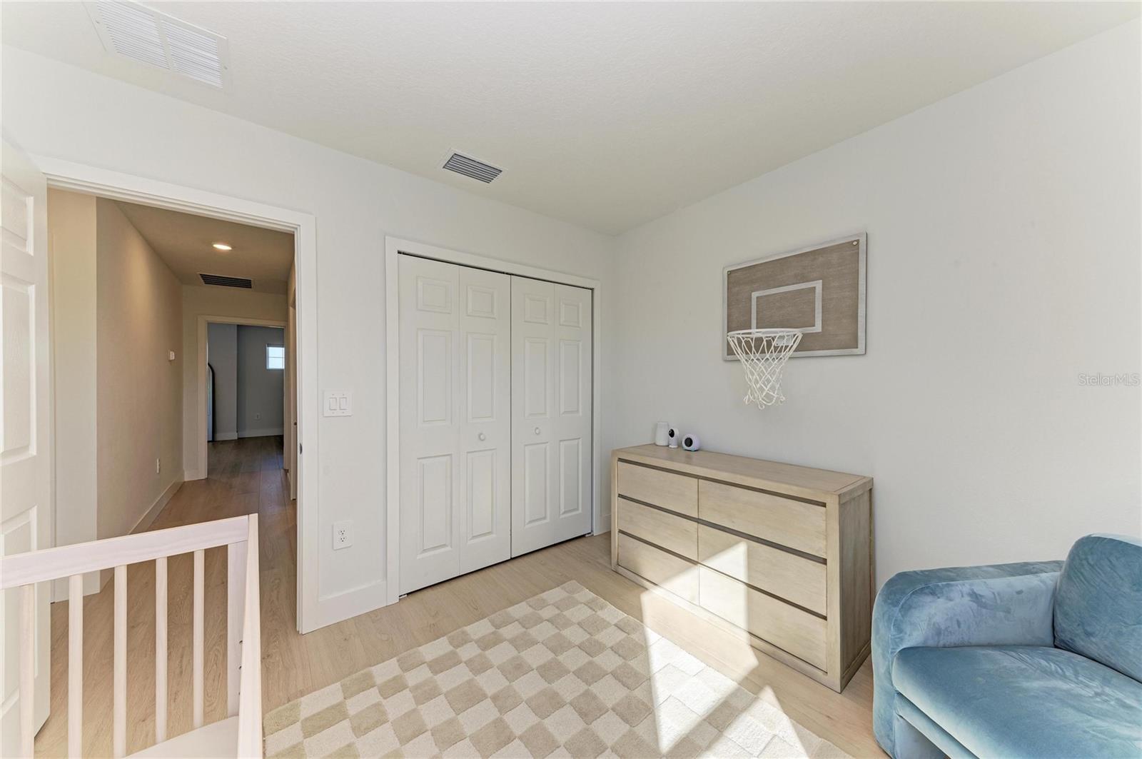 7424 CABIN LN