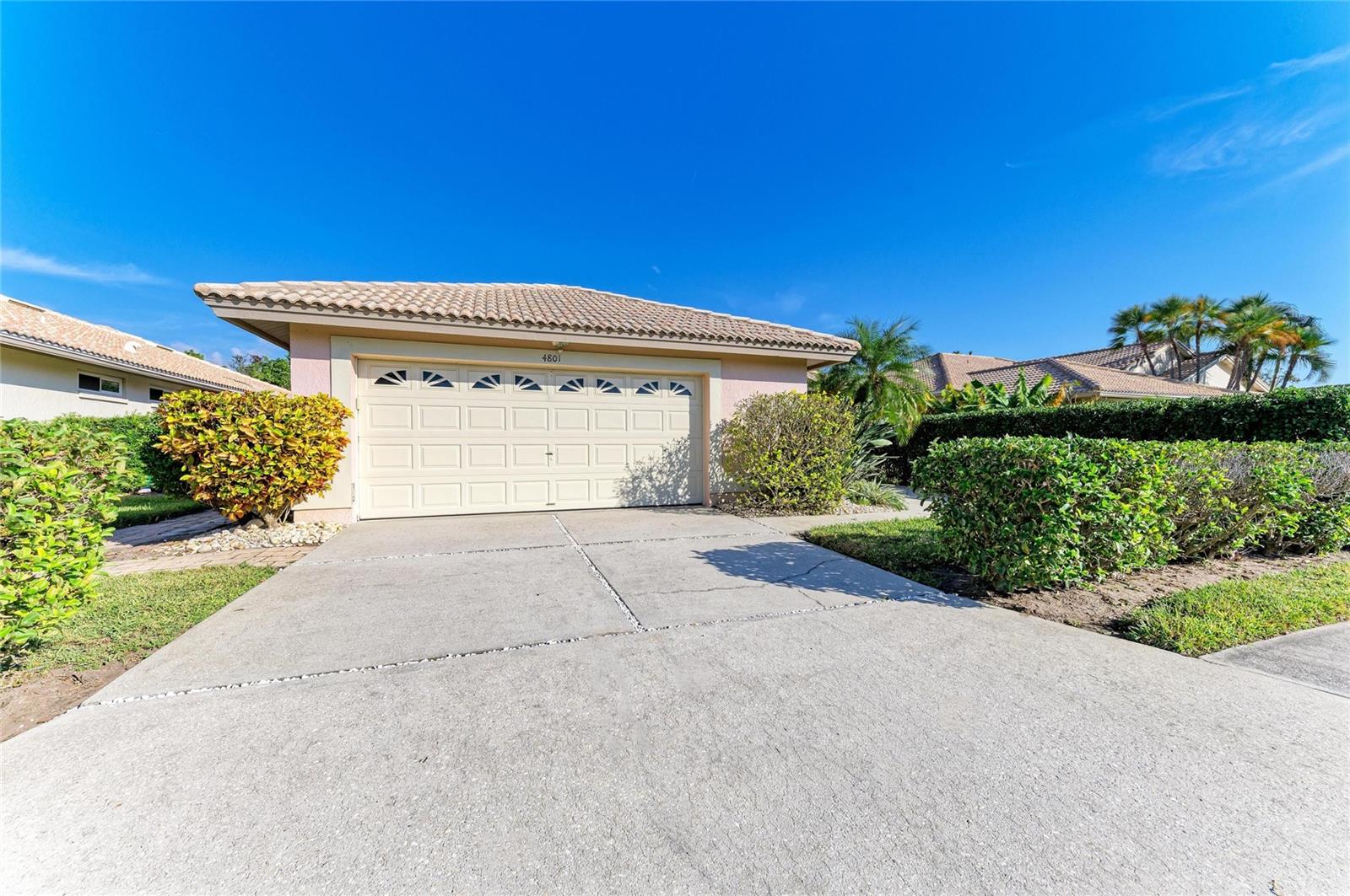 4801 MONTROSE DR
