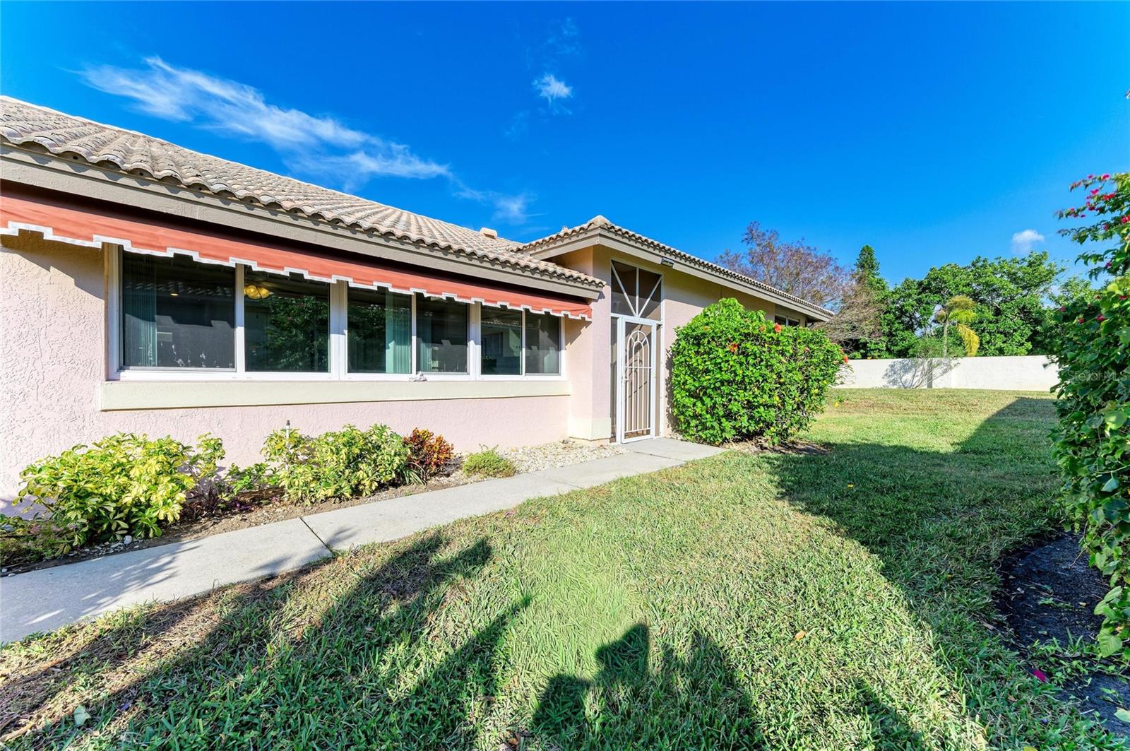 4801 MONTROSE DR