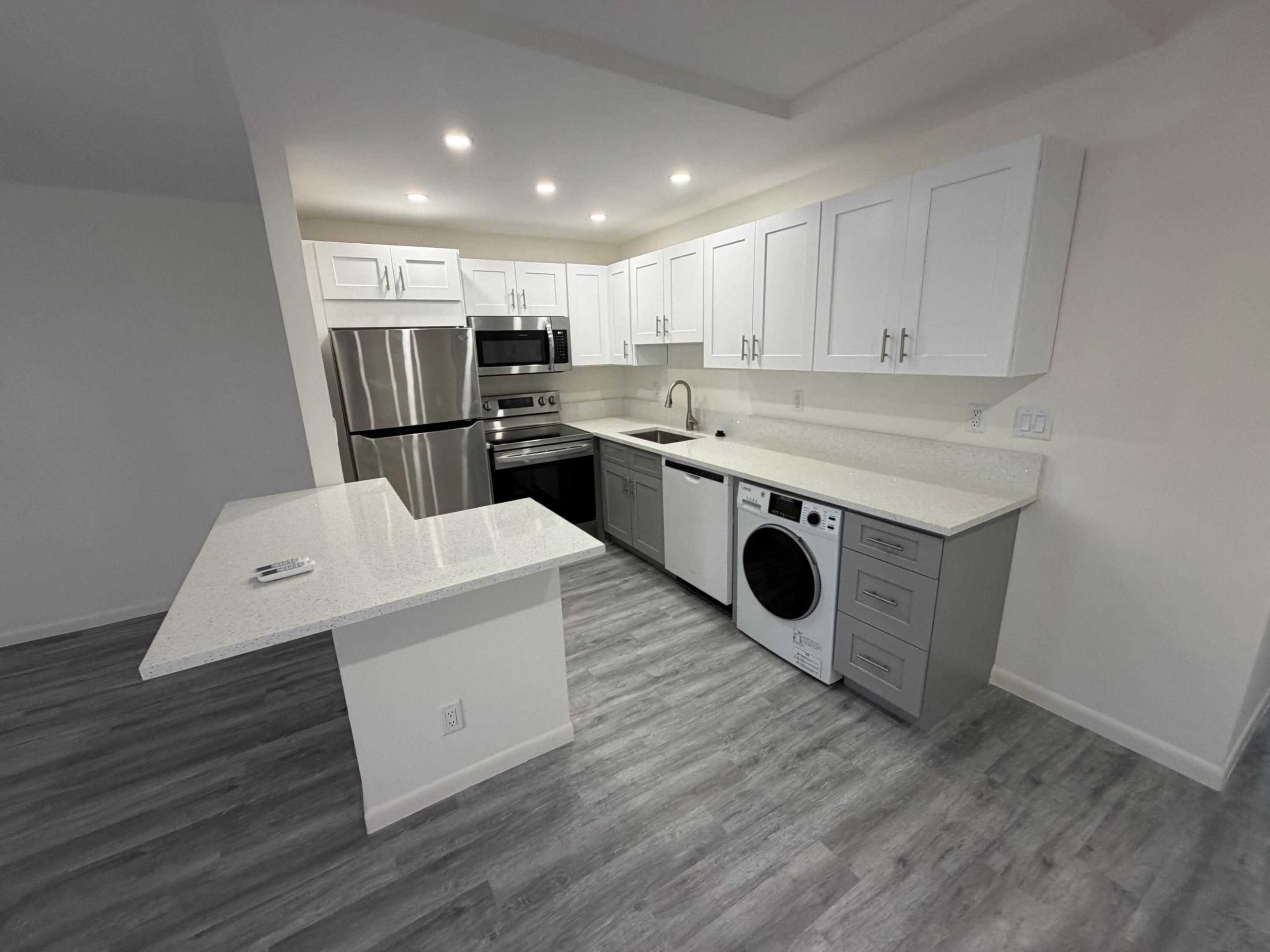 370 E Horizons 203
