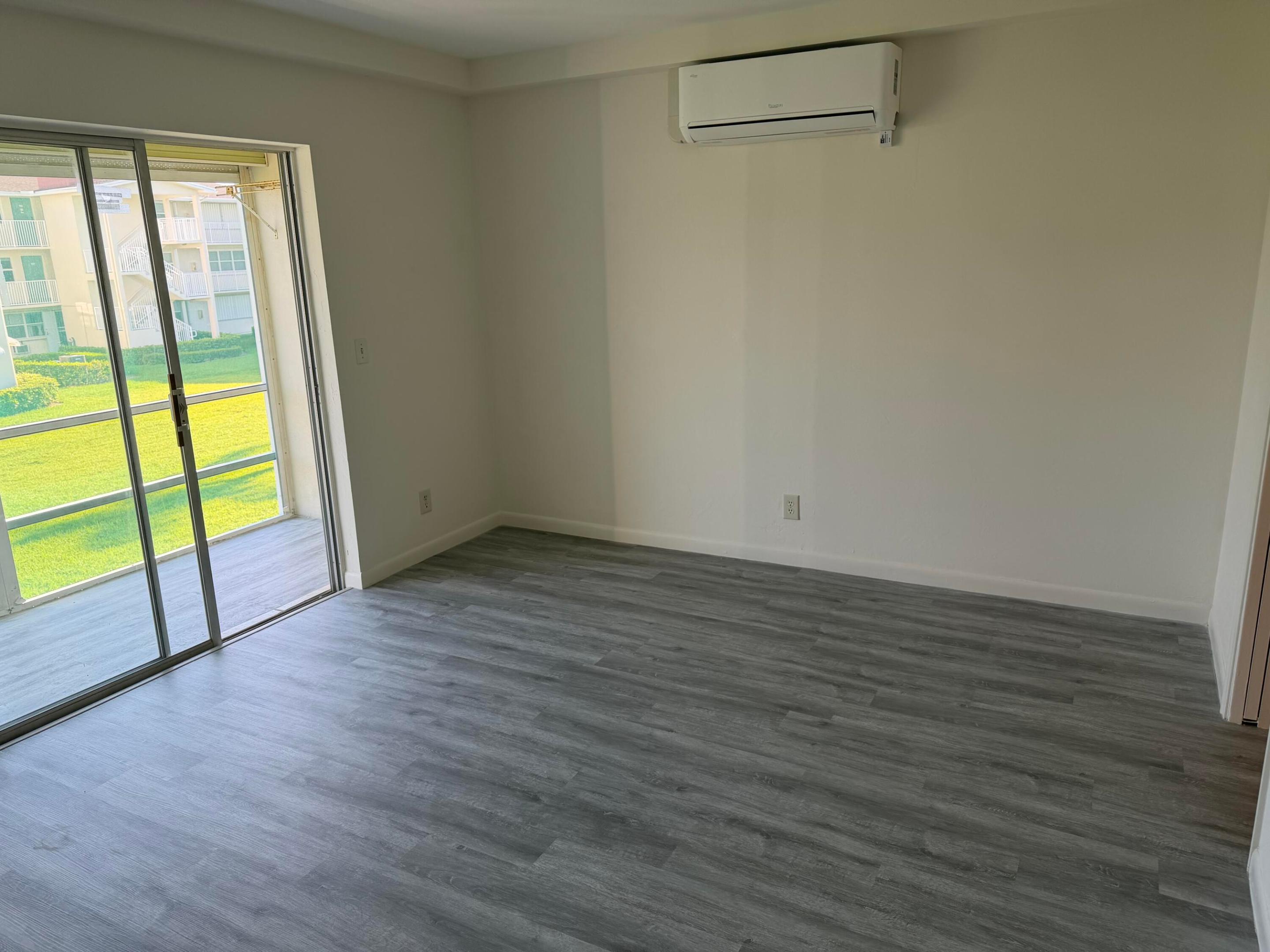 370 E Horizons 203