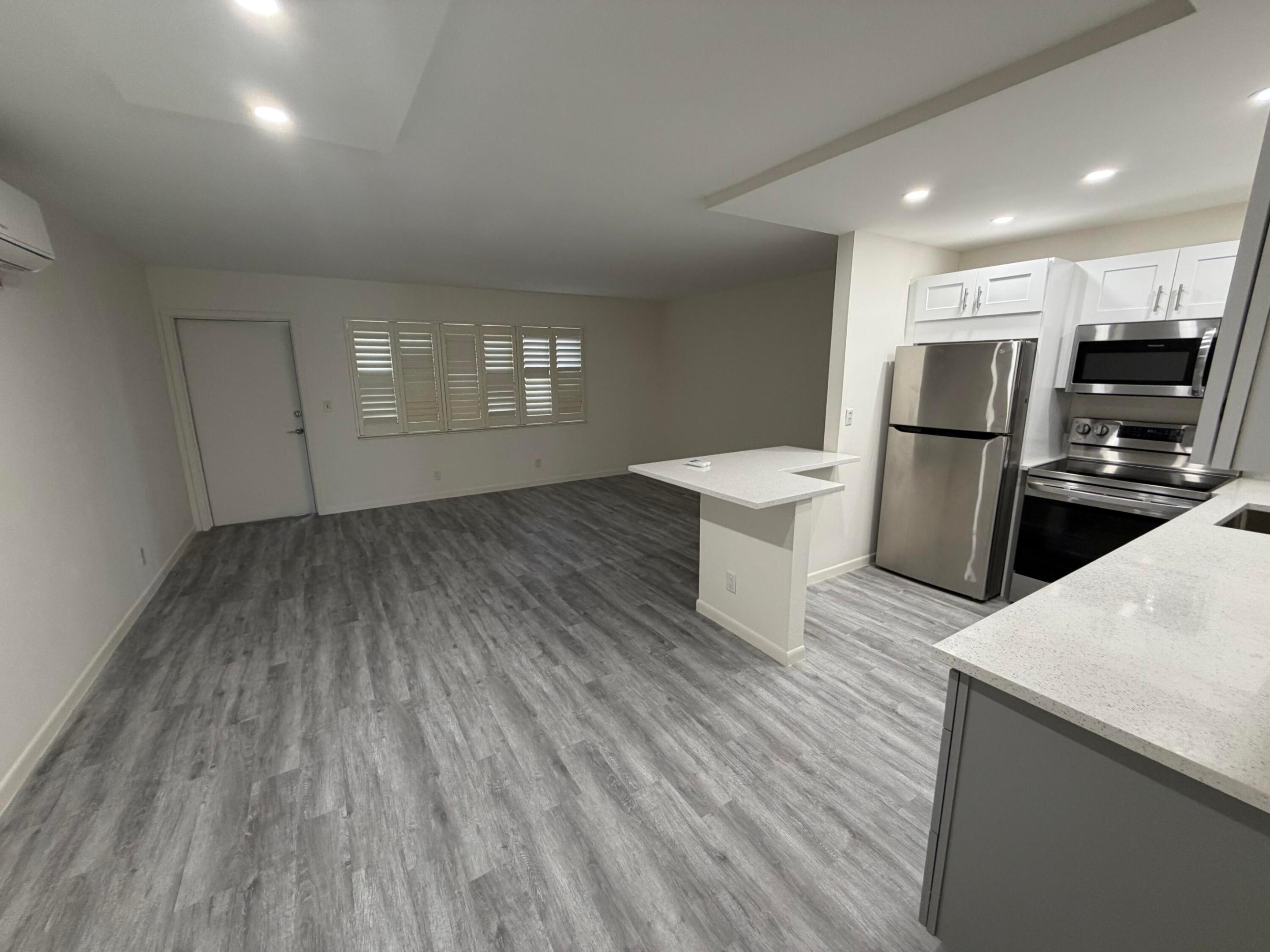 370 E Horizons 203