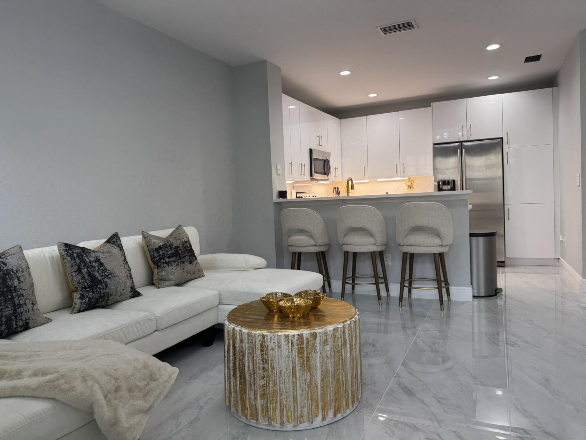 115 S Longport Circle D