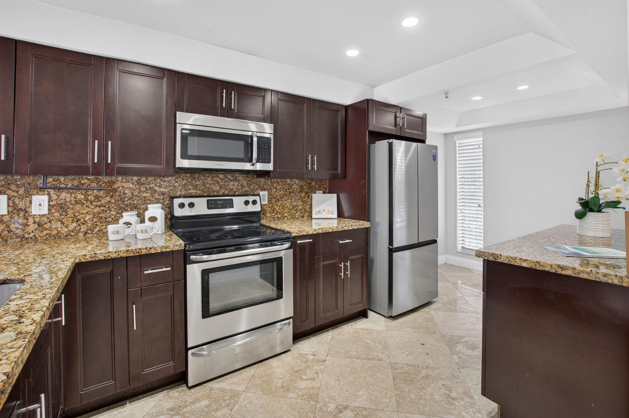 20 ROYAL PALM Way 301