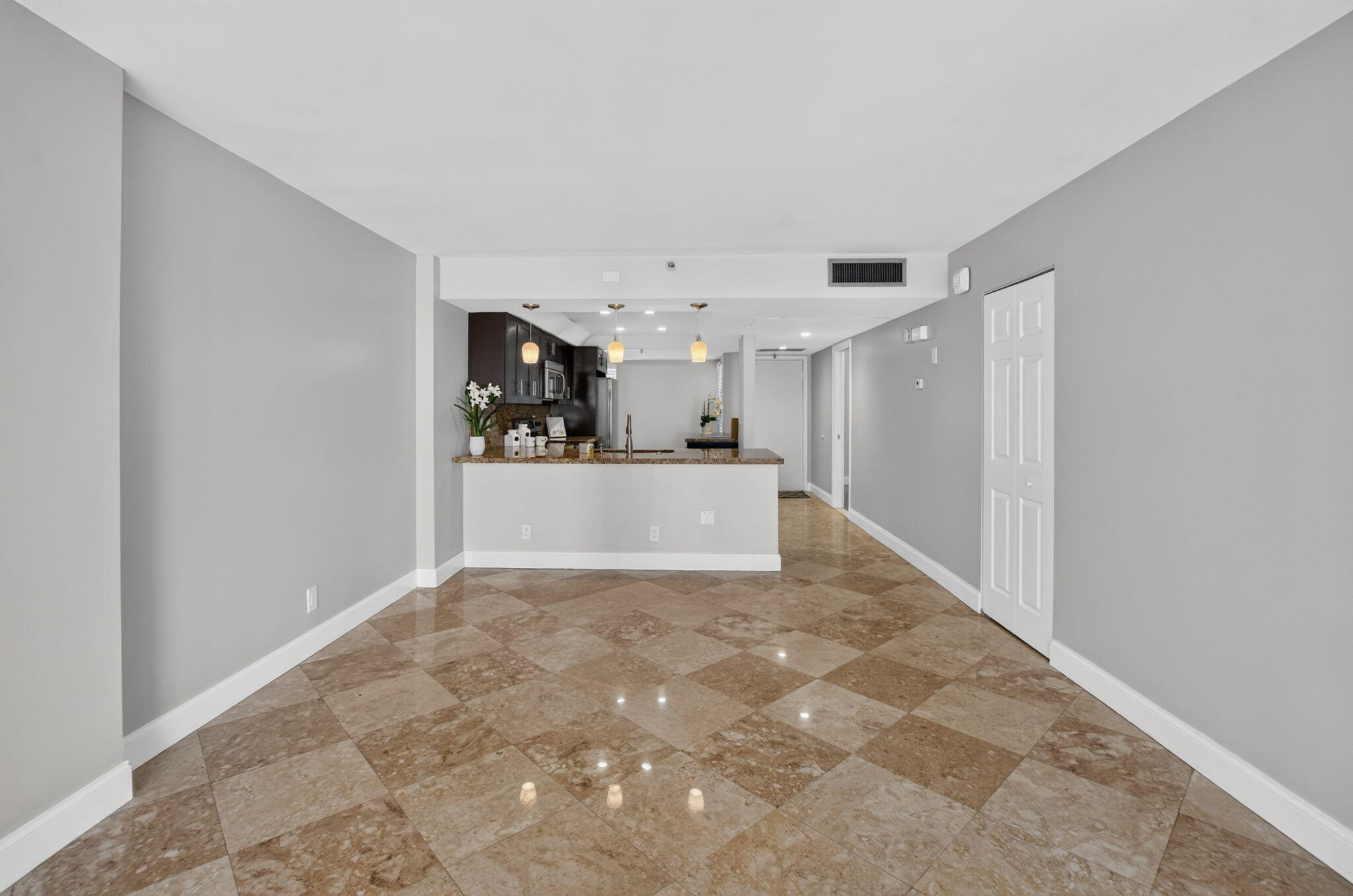 20 ROYAL PALM Way 301