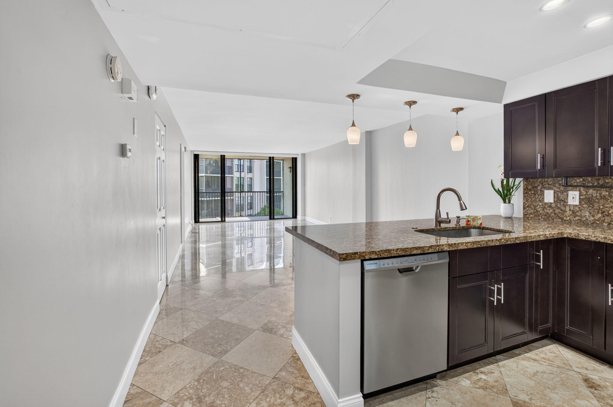 20 ROYAL PALM Way 301