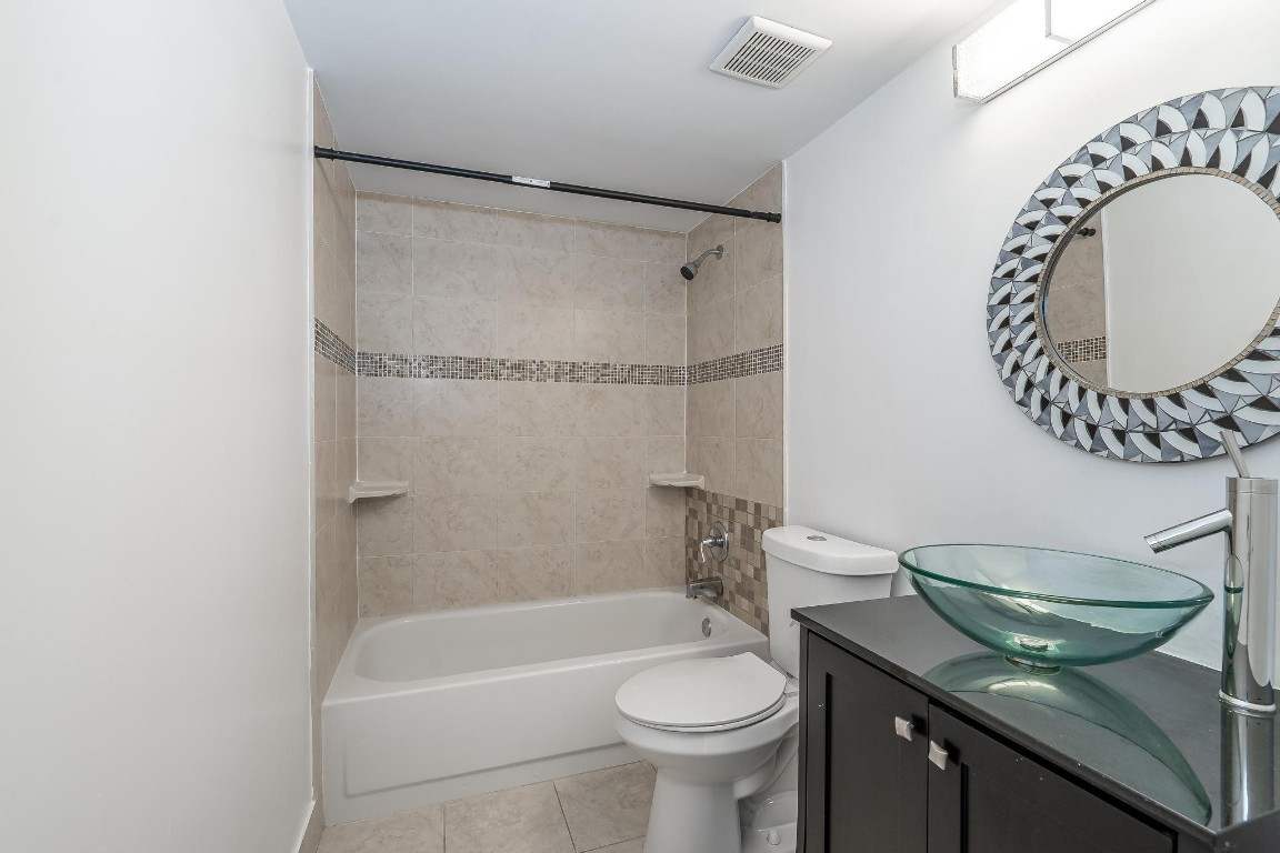 3100 Spanish Wells Dr B