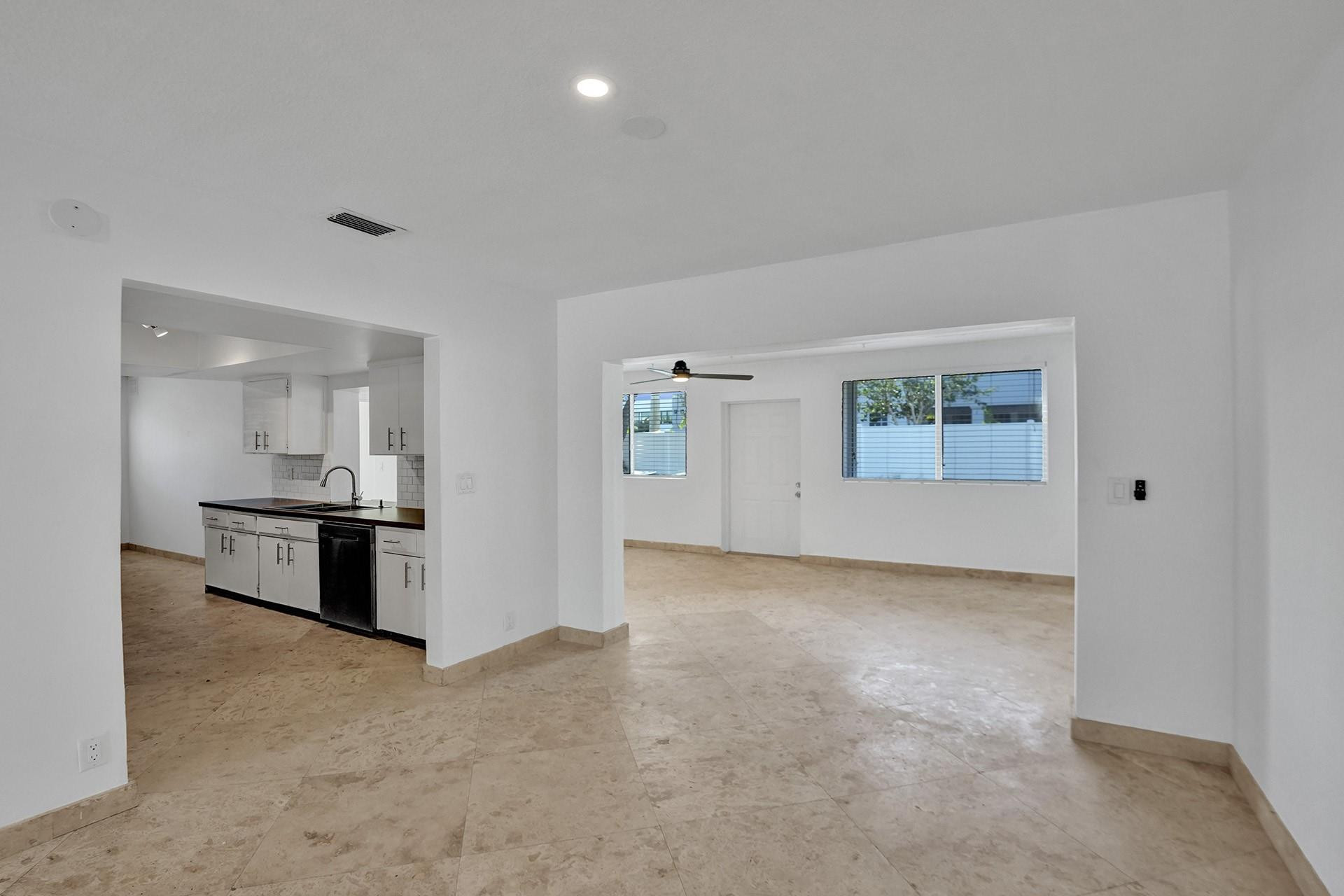 1101 NE 4th Ave