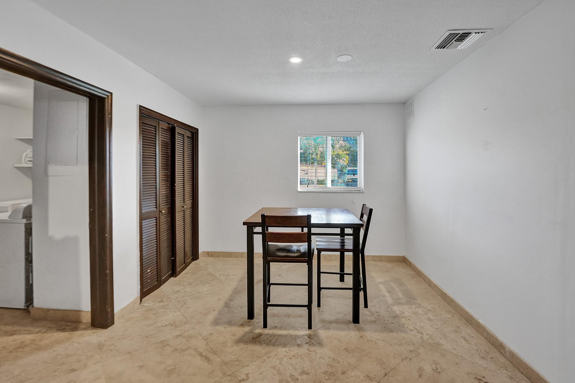 1101 NE 4th Ave