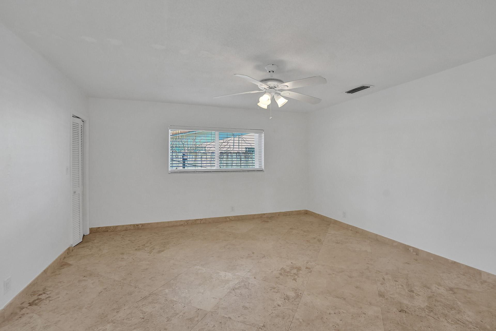 1101 NE 4th Ave