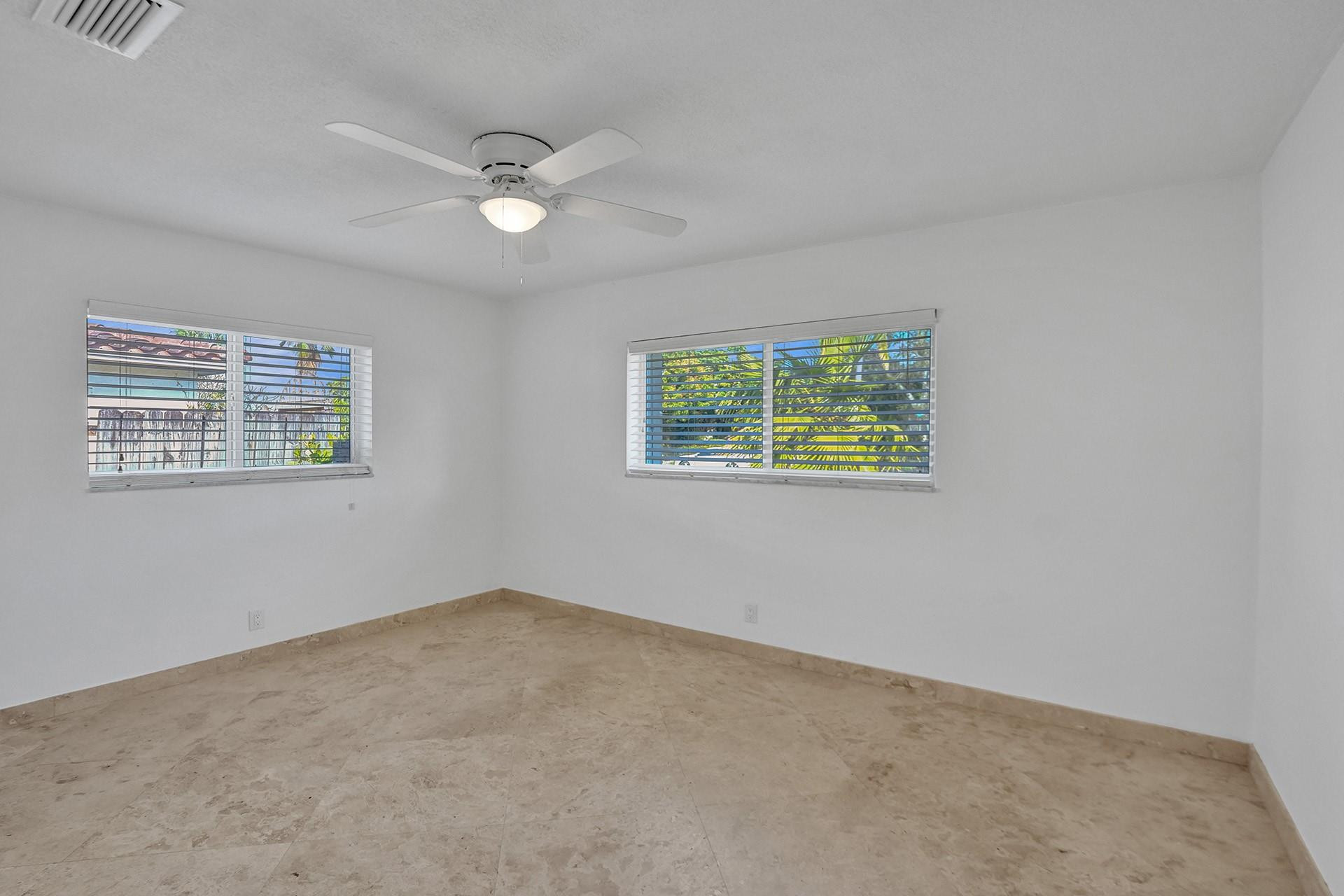 1101 NE 4th Ave