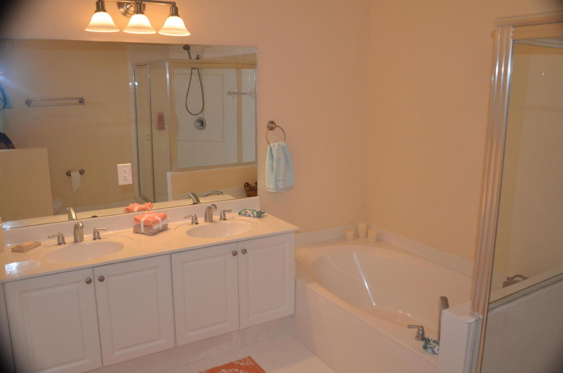 106 S Longport Circle 14c