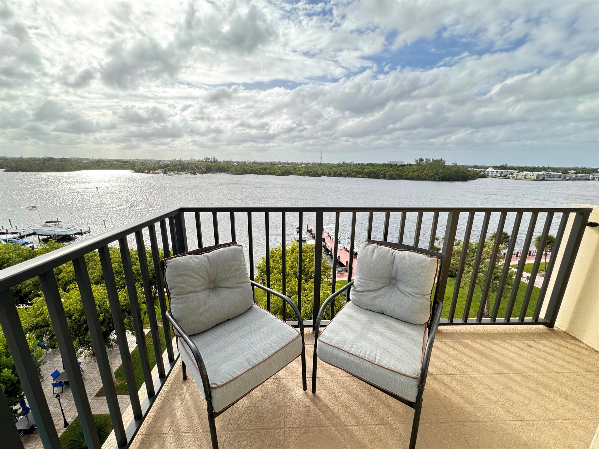 2121 N Ocean Boulevard 609w