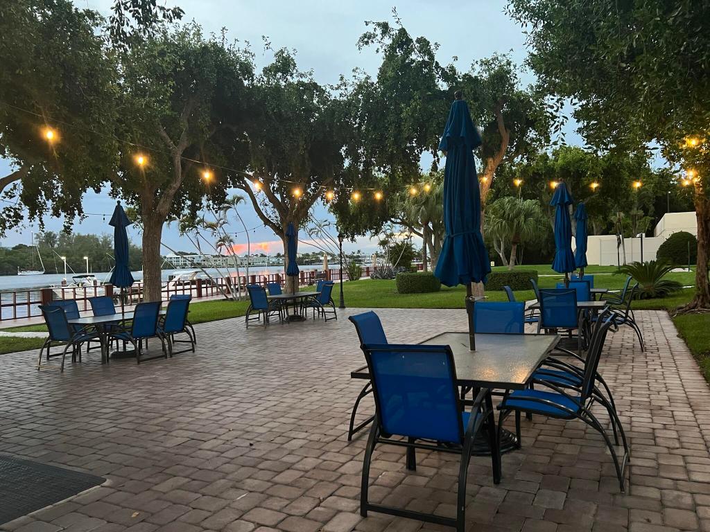 2121 N Ocean Boulevard 609w