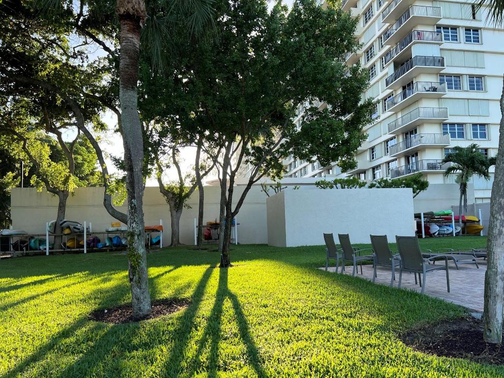 2121 N Ocean Boulevard 609w