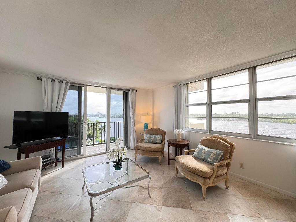 2121 N Ocean Boulevard 609w