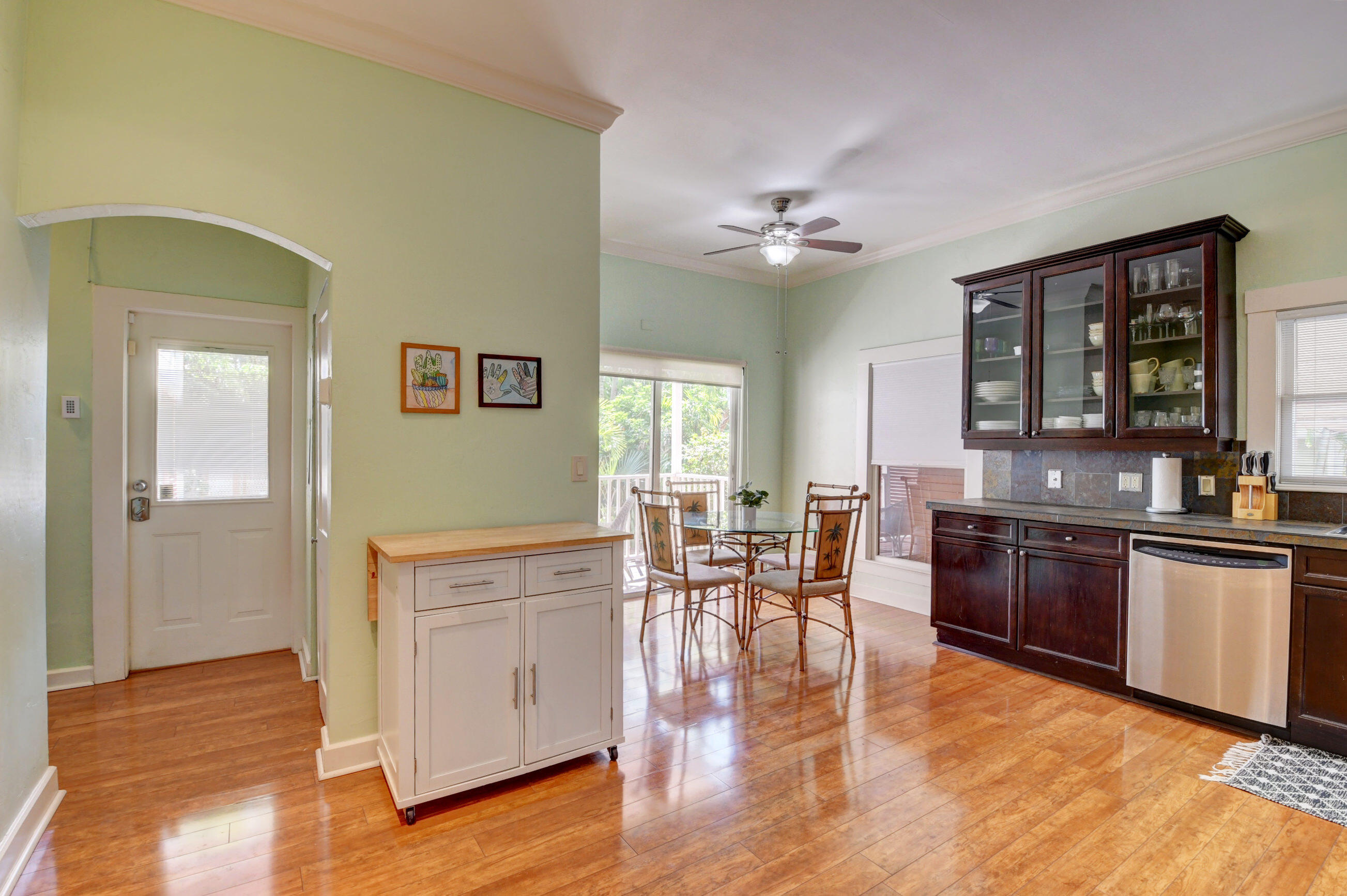 219 S Swinton Avenue