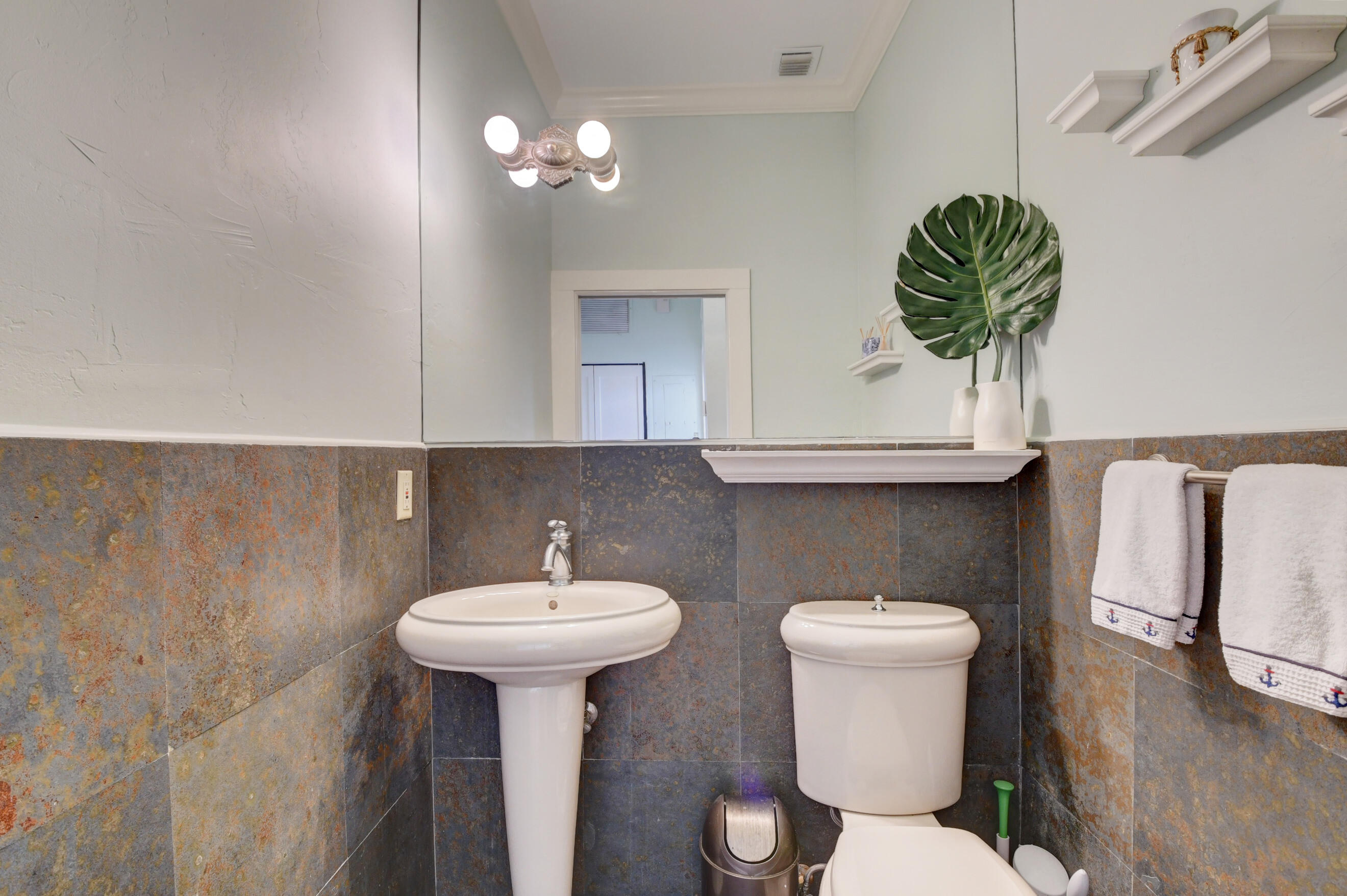 219 S Swinton Avenue