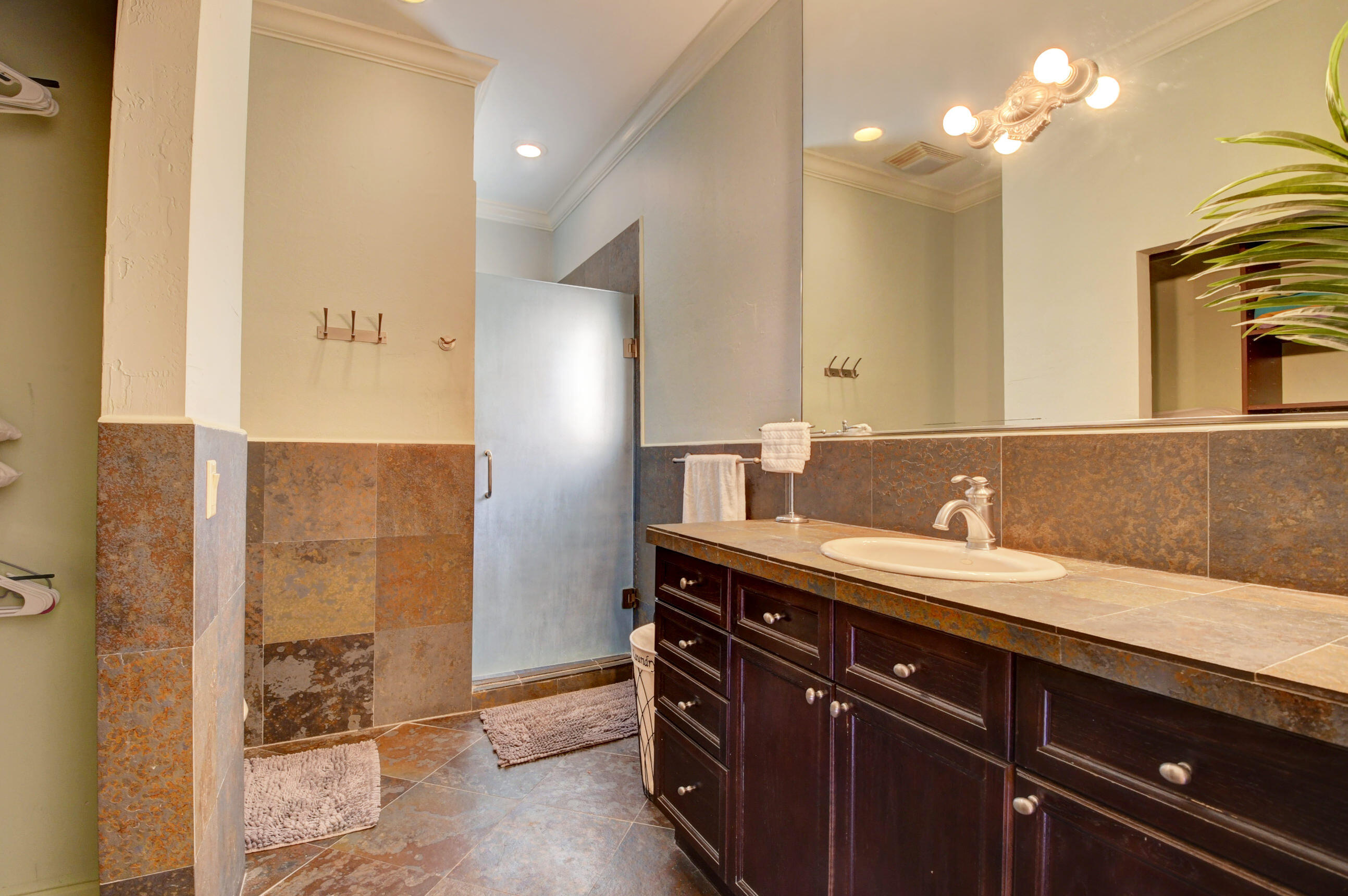 219 S Swinton Avenue