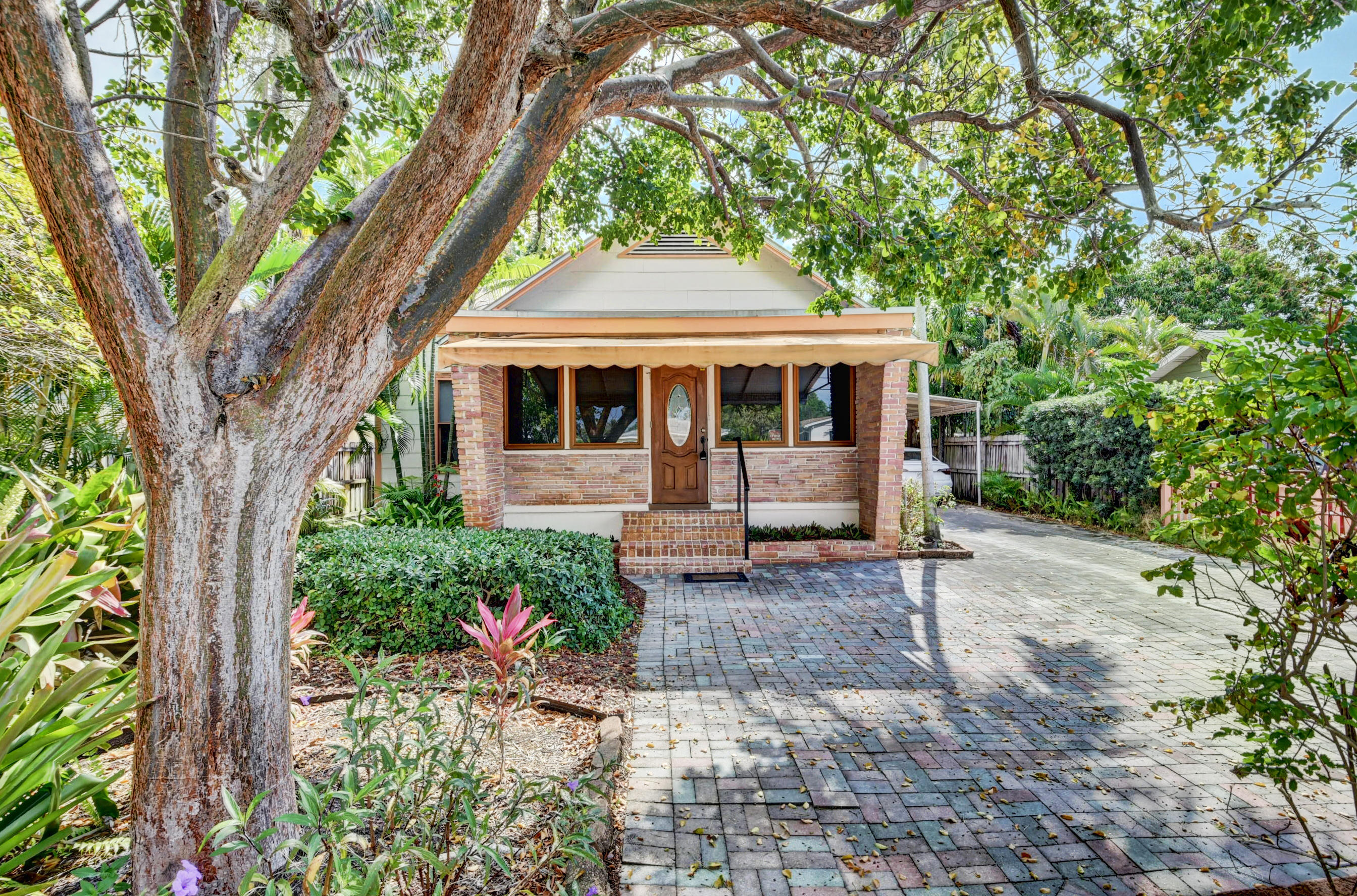 219 S Swinton Avenue