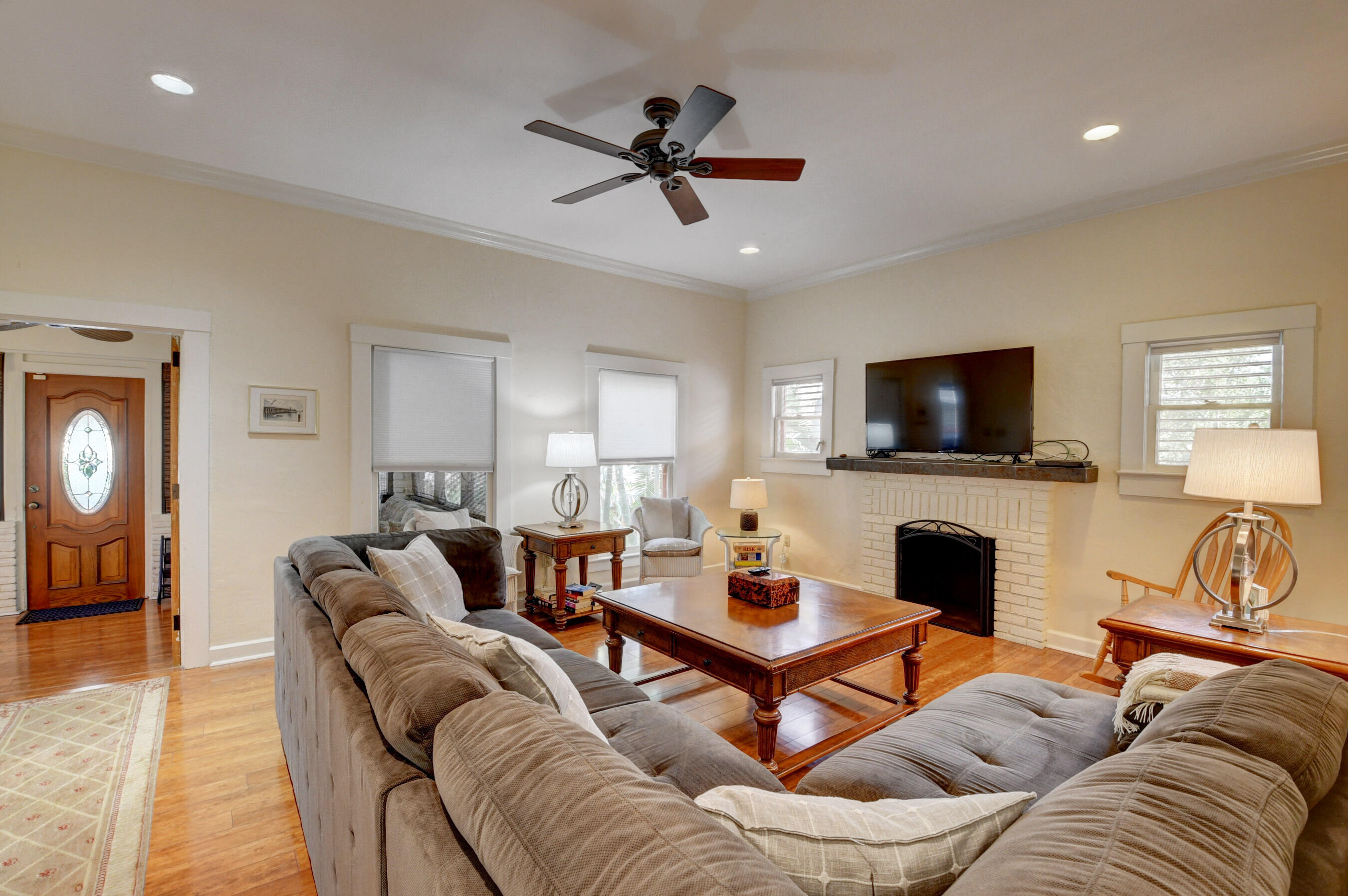 219 S Swinton Avenue