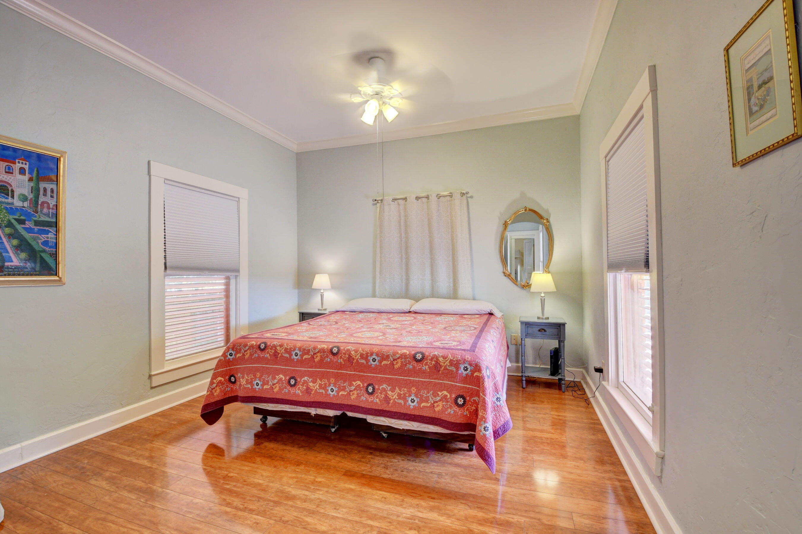 219 S Swinton Avenue