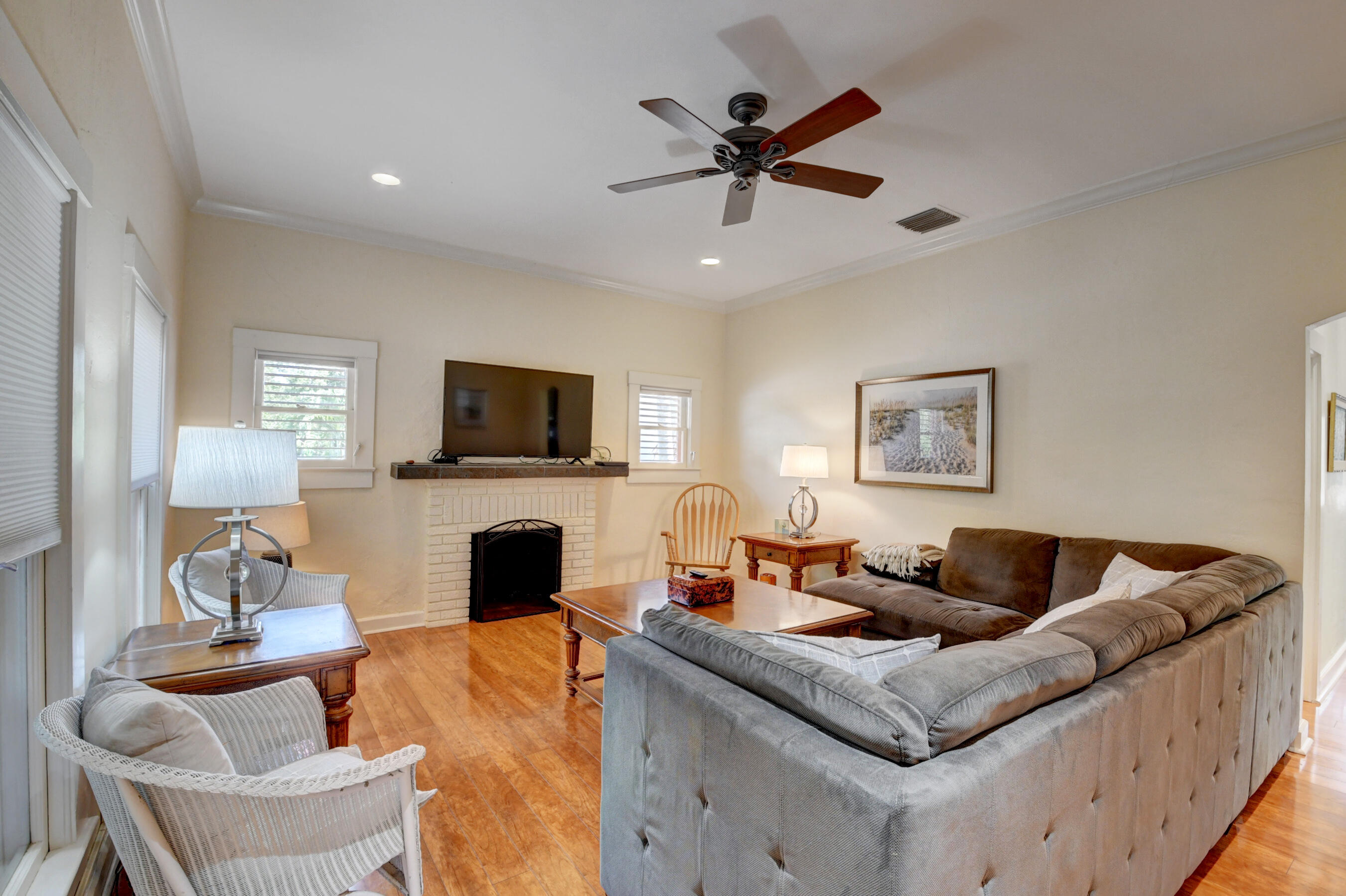 219 S Swinton Avenue