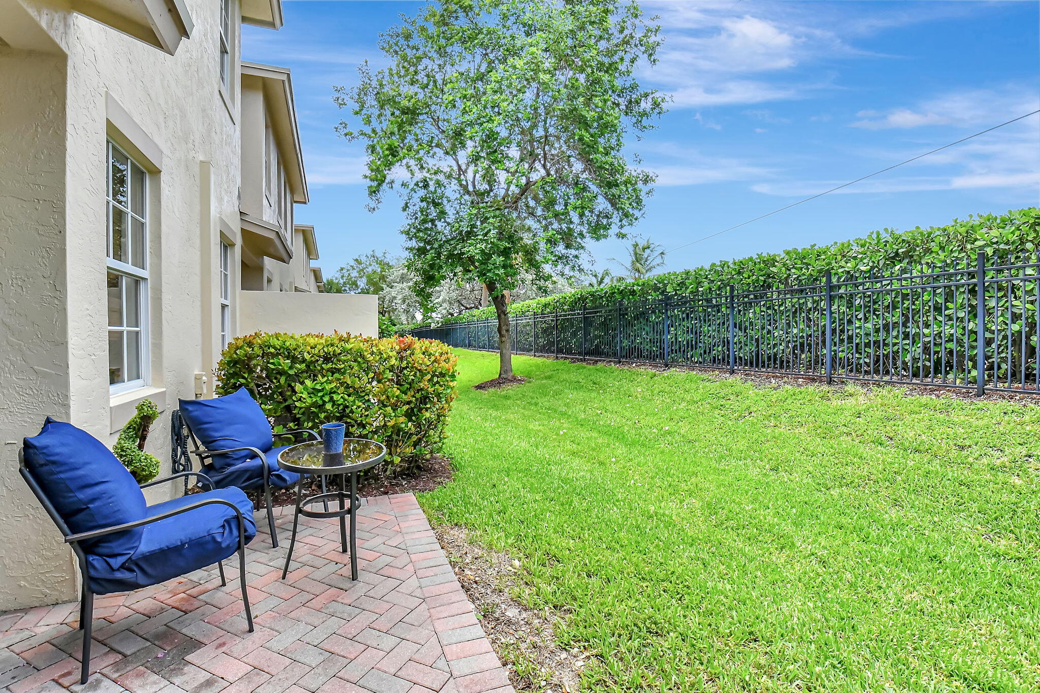 106 S Longport Circle H