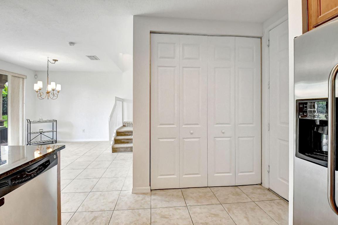 106 S Longport Circle H