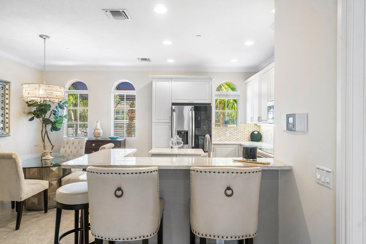 809 Estancia Way