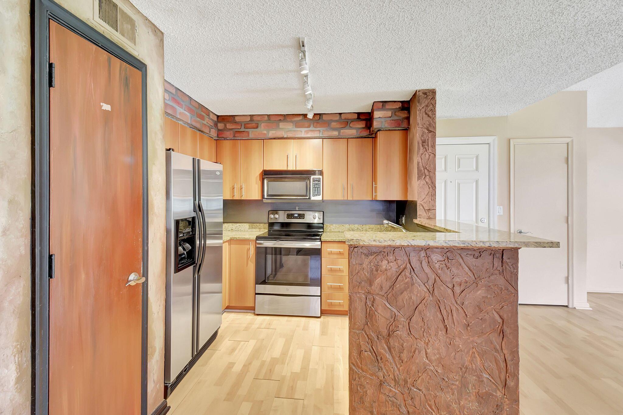 1011 Crystal Way J