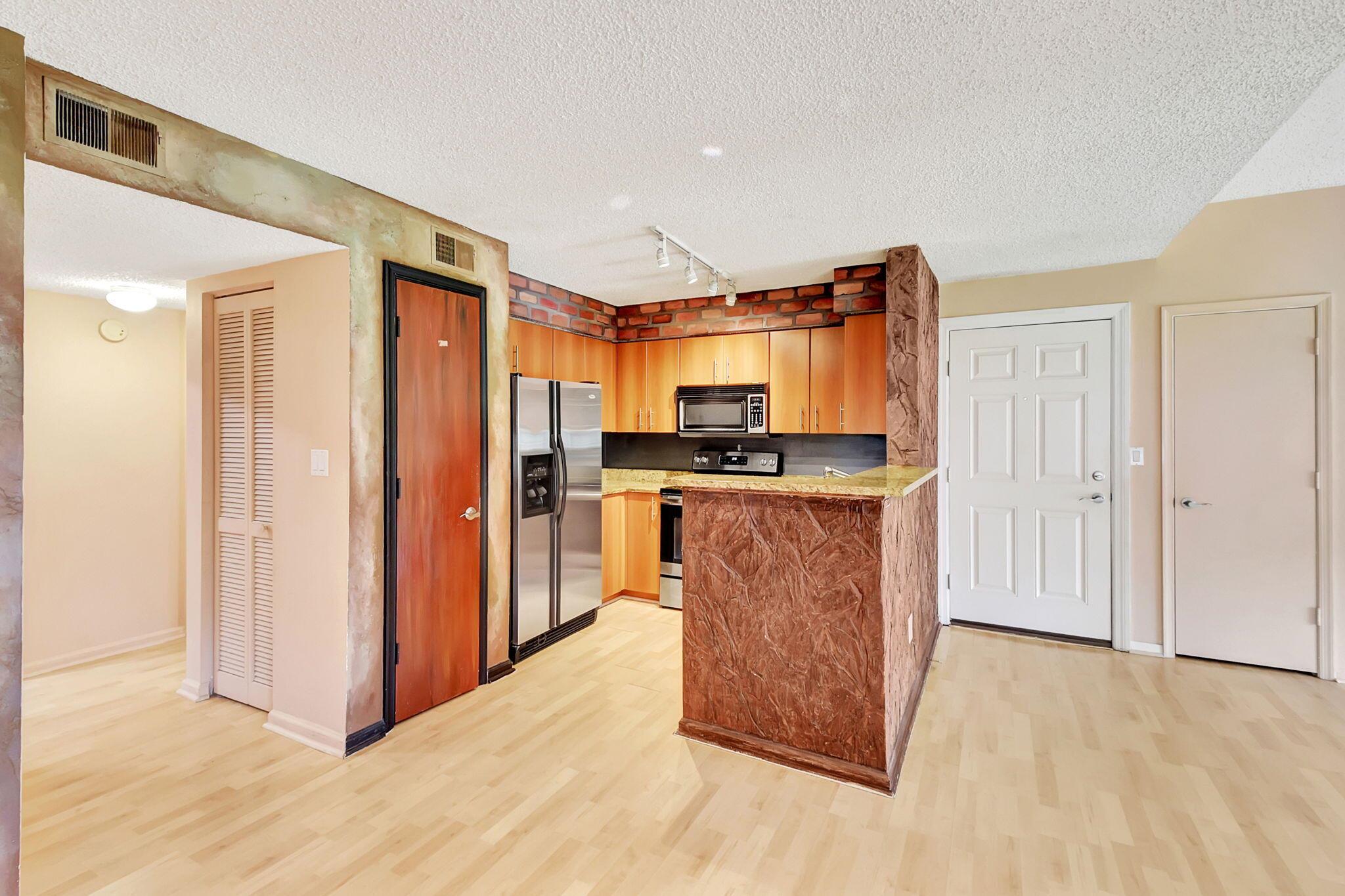 1011 Crystal Way J