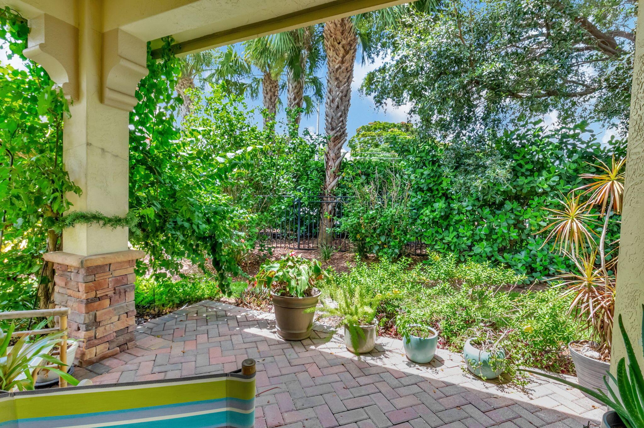 125 N Longport Circle A